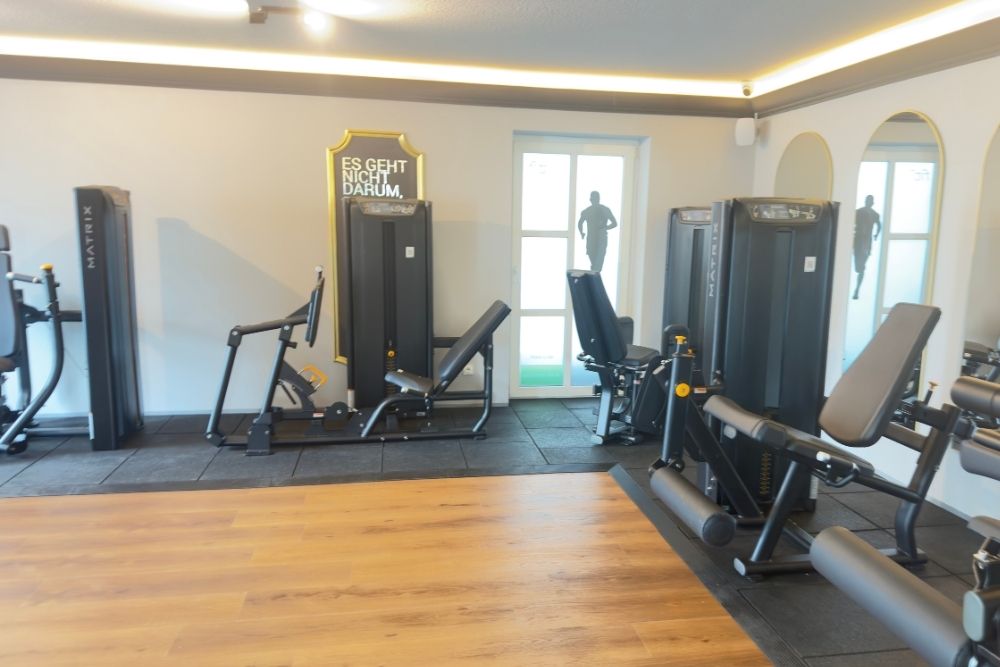 fitnessstudio-fitplus-fockbek-geraetetraining